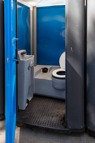 Portable Toilet Options We Offer in Belleair, FL